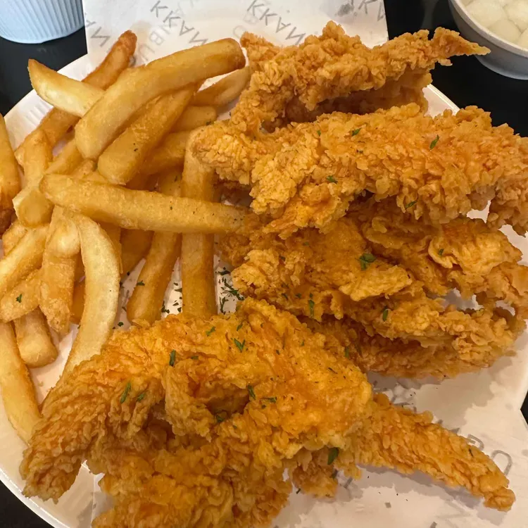 깐부치킨 사진