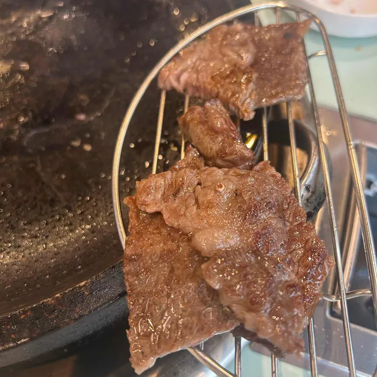 꾸석지돌판한우 사진