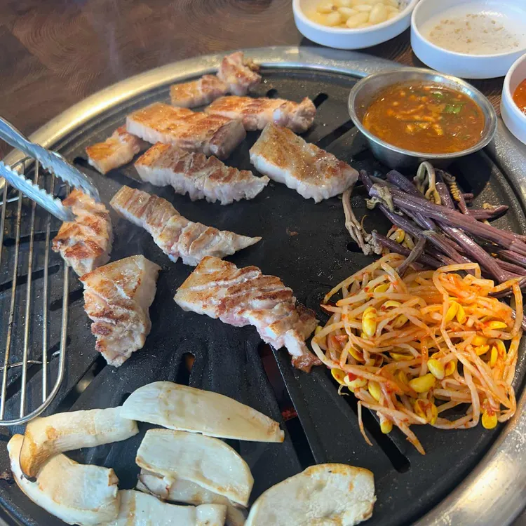 육팡삼겹살 사진