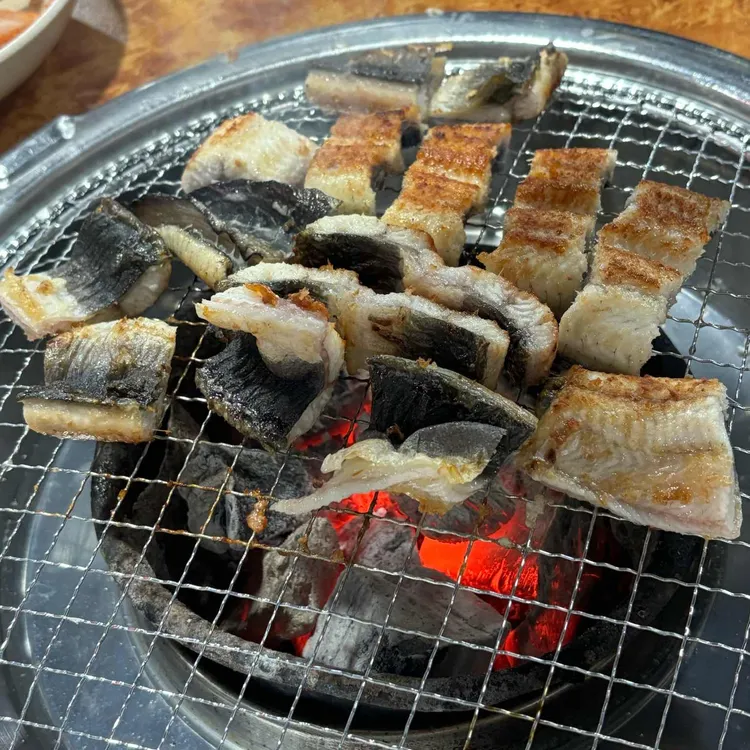 장어랑아나고 사진