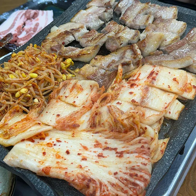 돌판김치생삼겹한점 사진