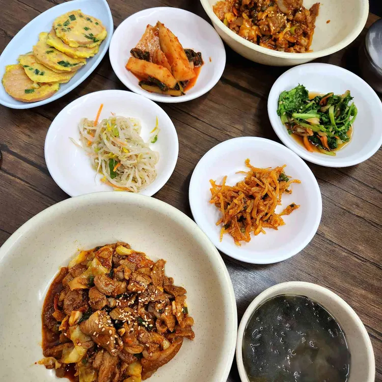 반월식당 사진