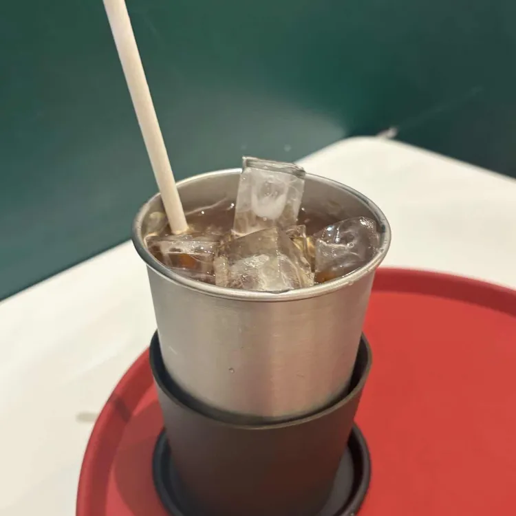 하이로우 커피스탠드 사진