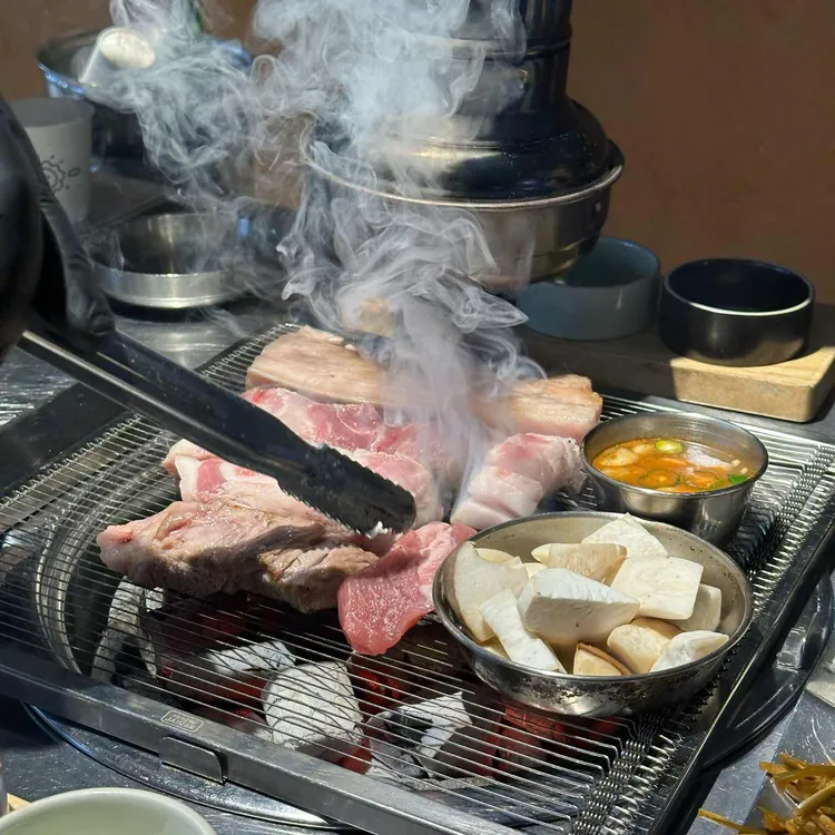 돈멜 사진