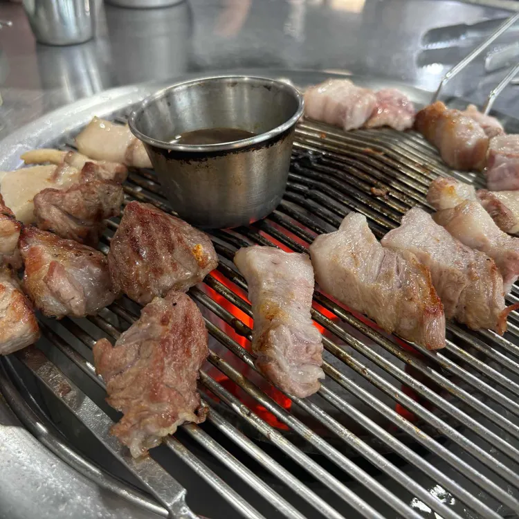 돈떵이 사진