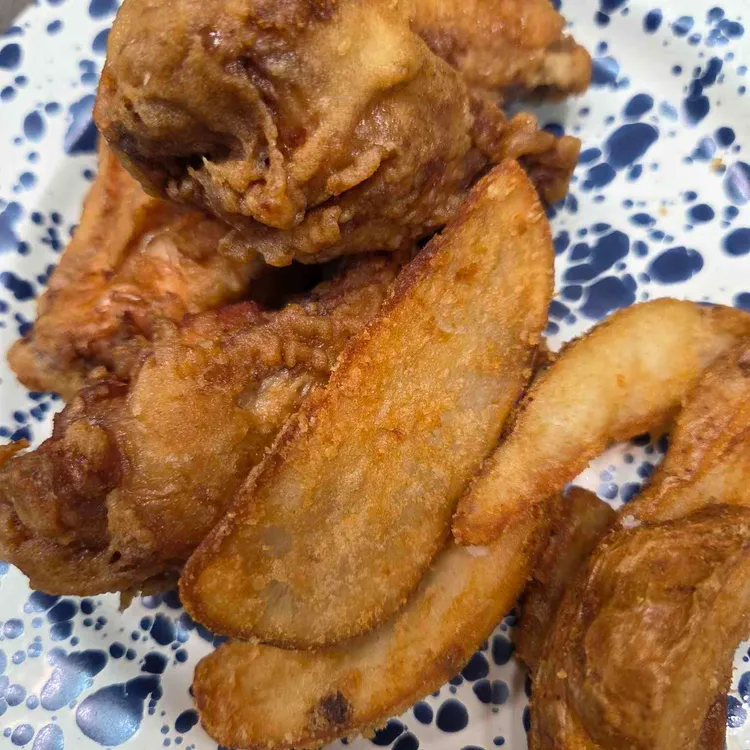 교촌치킨 사진