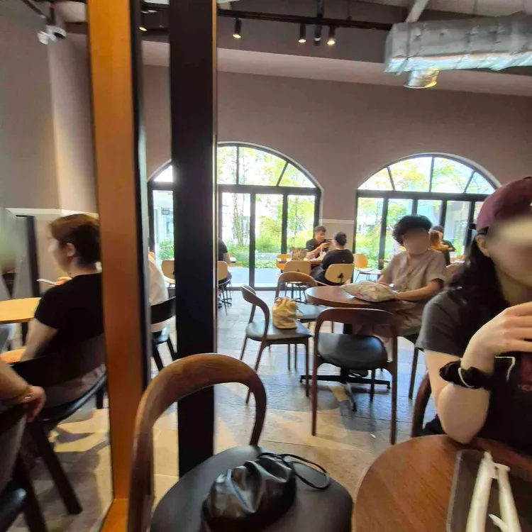 폴바셋 사진