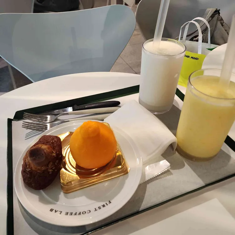 퍼스트커피랩 사진