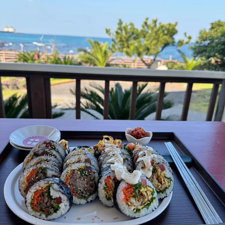 제주애월낭만식당김밥고사리육개장 사진