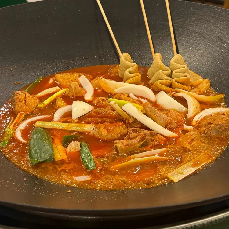 통큰솥뚜껑닭볶음탕 사진