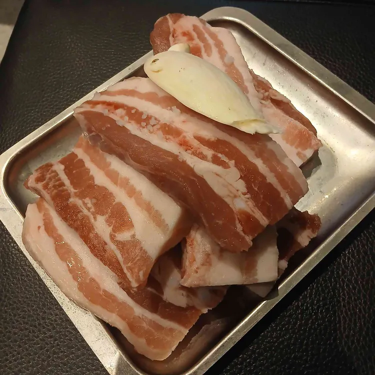 나쁜돼지 사진