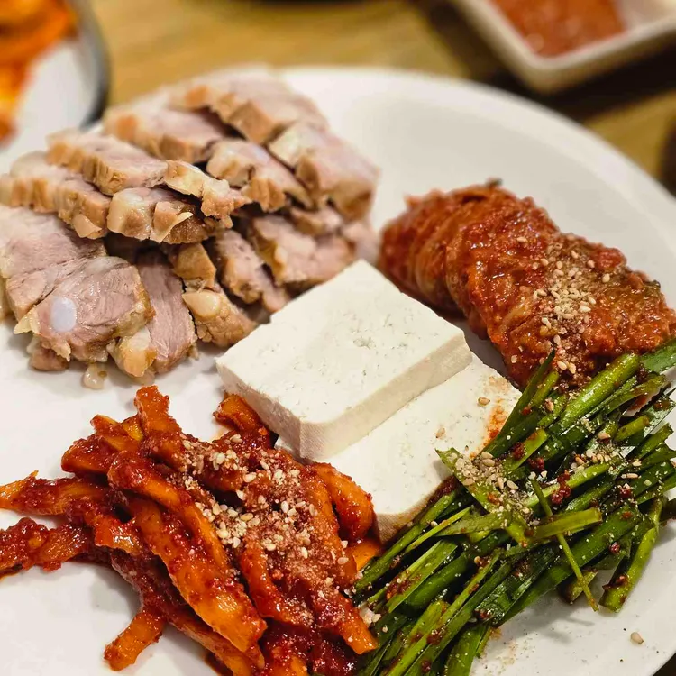 담은보쌈칼국수 사진
