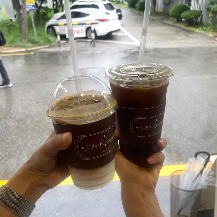 카페 디에센셜 사진