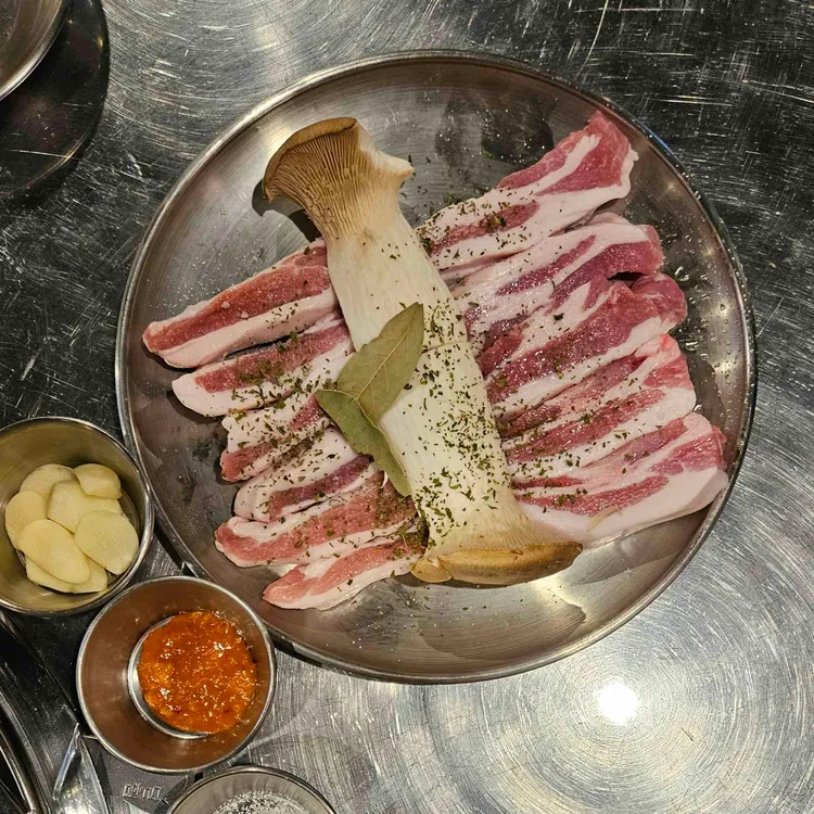 범돈 사진