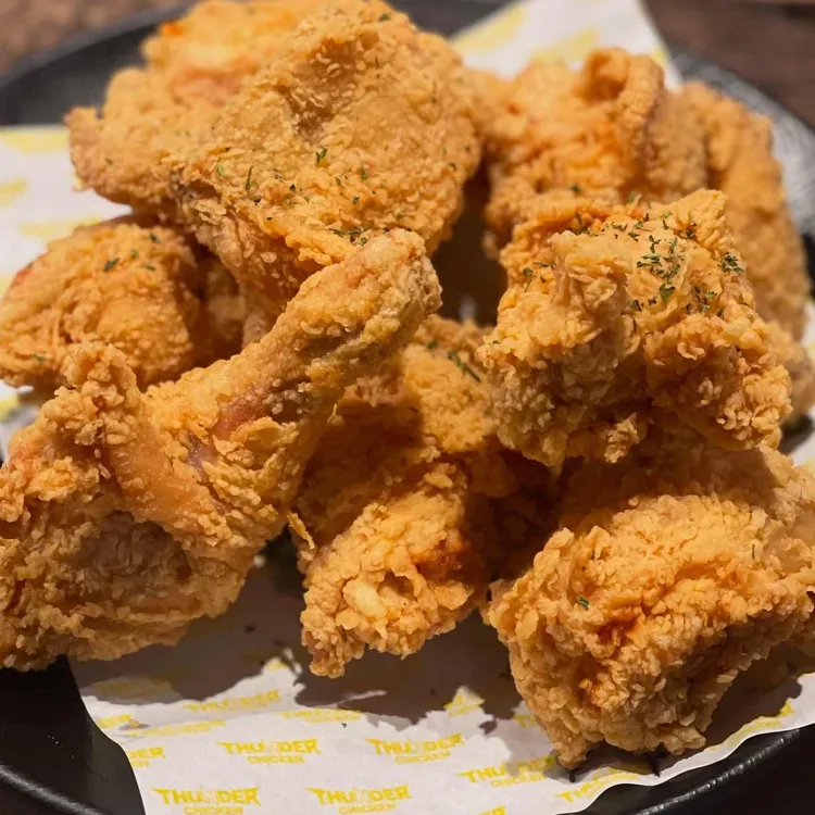 썬더치킨 사진