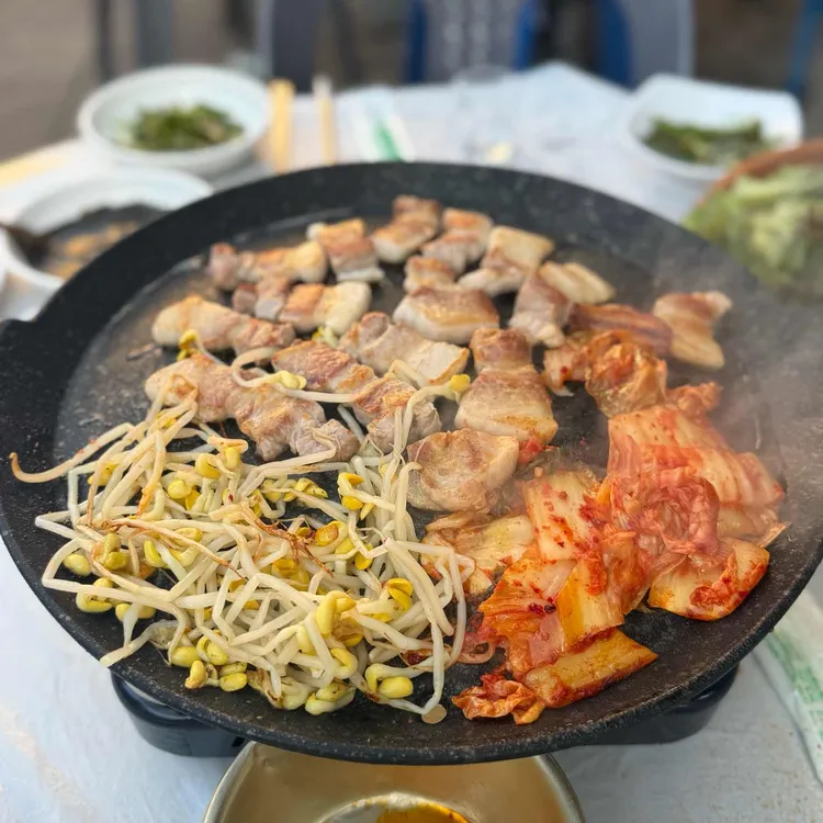 마당넓은집 사진