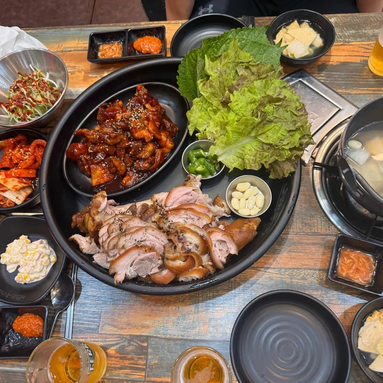 보쌈주는족발집 사진