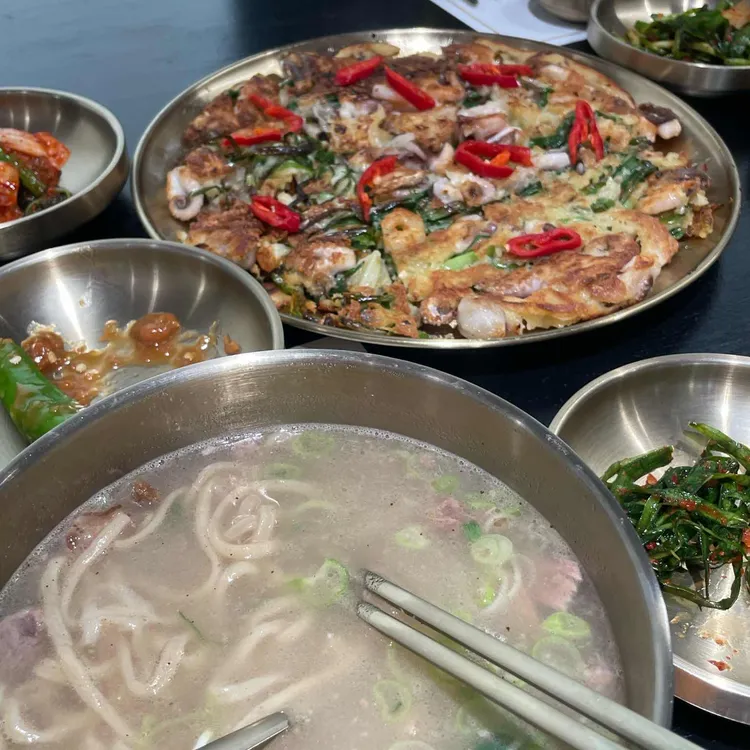 보양식 하순옥 황금안동국시 사진