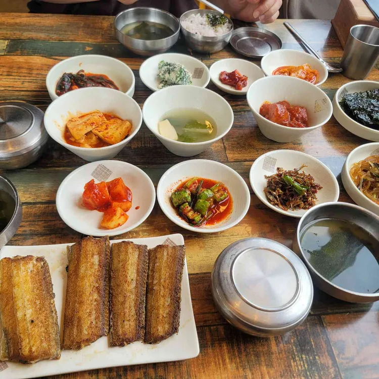 둥근상 시골집 사진