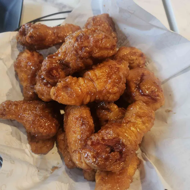 교촌치킨 사진