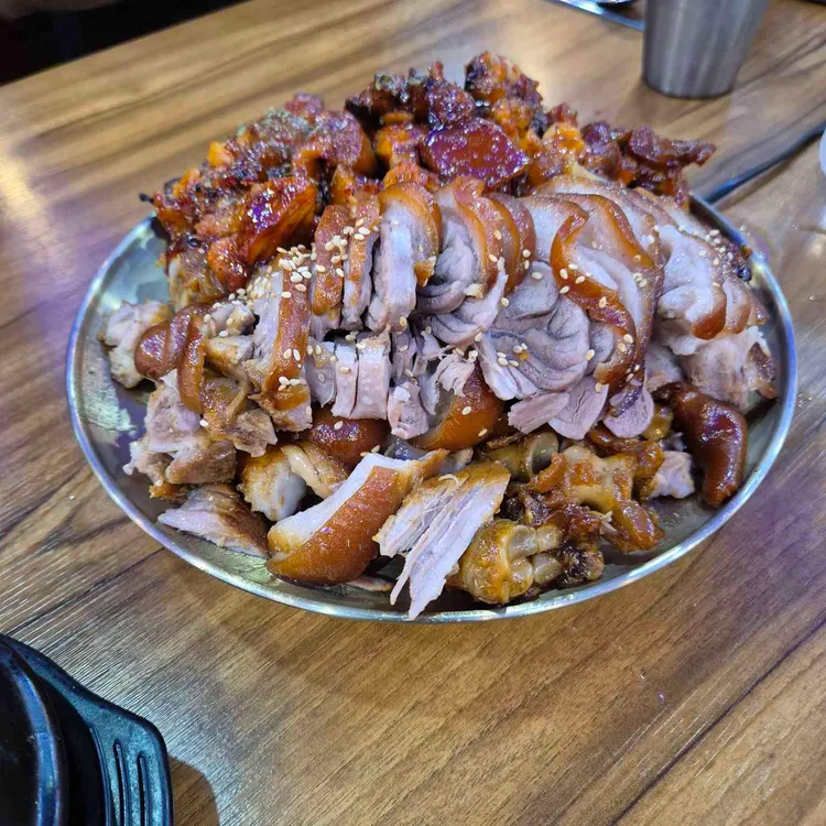 흡이족발 사진