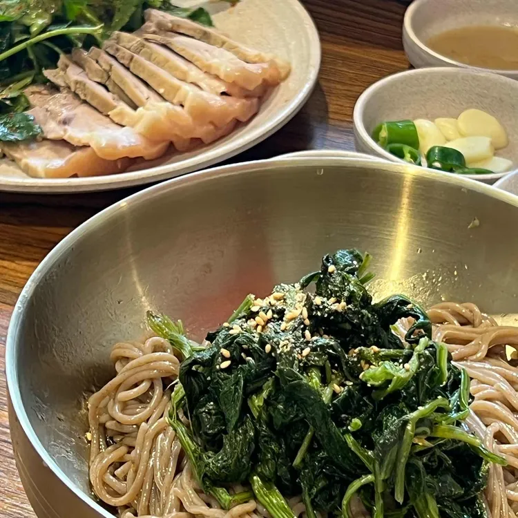 남경막국수 가족 사진