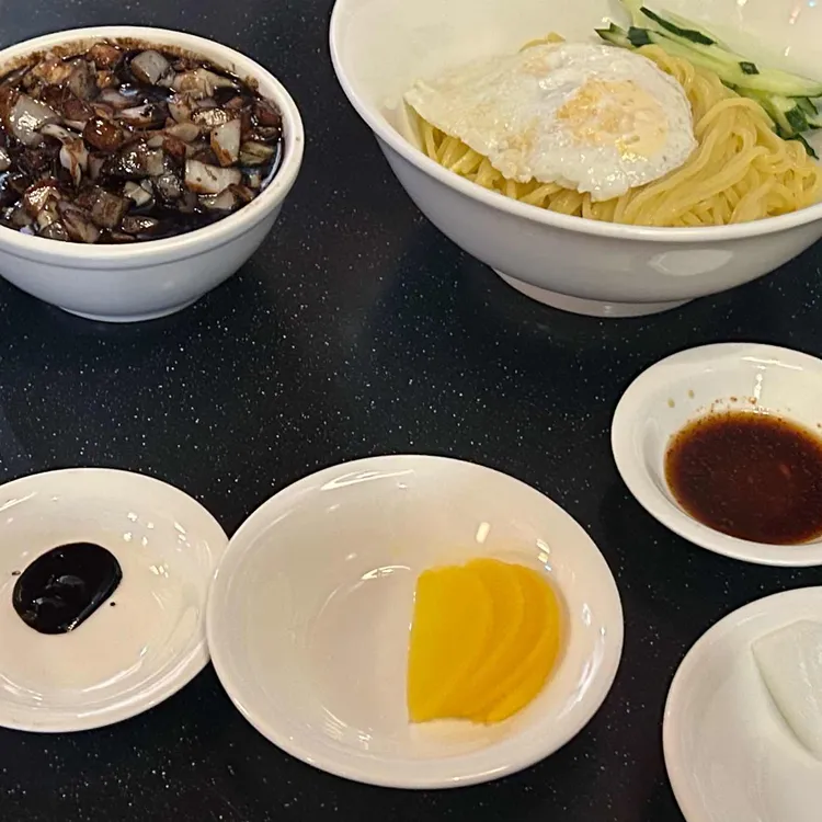 룽위엔 사진