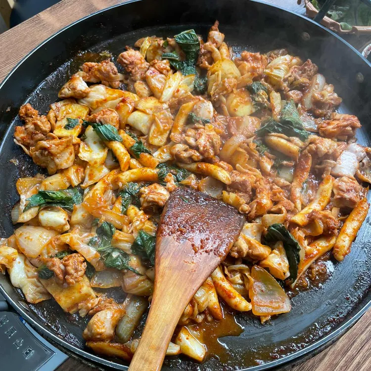 등대 - 삼척 물닭갈비, 돌솥비빔밥 맛집 | 다이닝코드, 빅데이터 맛집검색