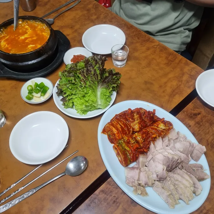 명동 뚱뚱이족발 - 명동 족발, 보쌈 맛집 | 다이닝코드, 빅데이터 맛집검색