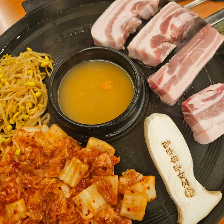 맛찬들왕소금구이 울산명촌점 - 울산명촌 삼겹살, 고기집 맛집 | 다이닝코드, 빅데이터 맛집검색