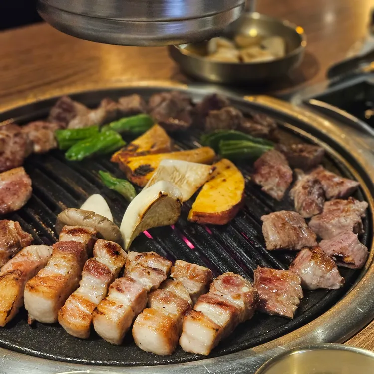 설레임삼겹살1989 - 홍대 삼겹살, 고기집 맛집 | 다이닝코드, 빅데이터 맛집검색