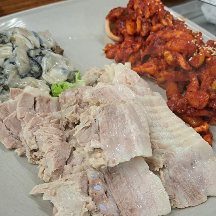 장군굴보쌈 종로3가본점 - 종로3가 보쌈, 굴보쌈 맛집 | 다이닝코드, 빅데이터 맛집검색