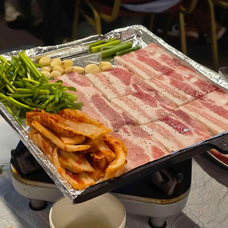 드럼통 숯불구이 - 연남동 삼겹살, 고기집 맛집 | 다이닝코드, 빅데이터 맛집검색