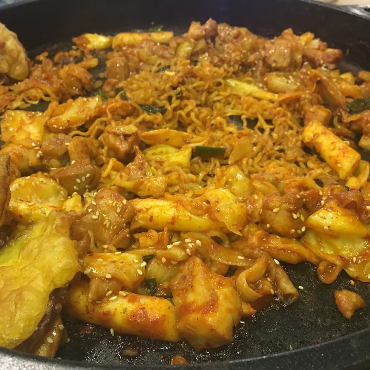 홍춘천 대표 사진