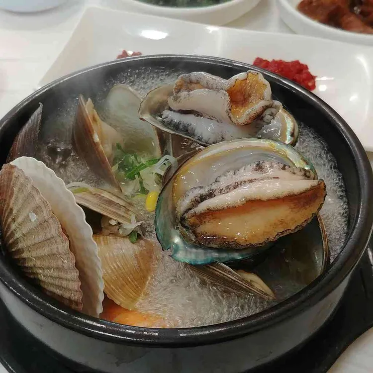 문어전복뚝배기 대표 사진