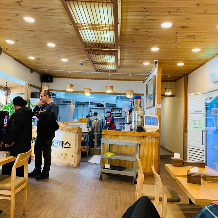멸치국시와돈까스 대표 사진