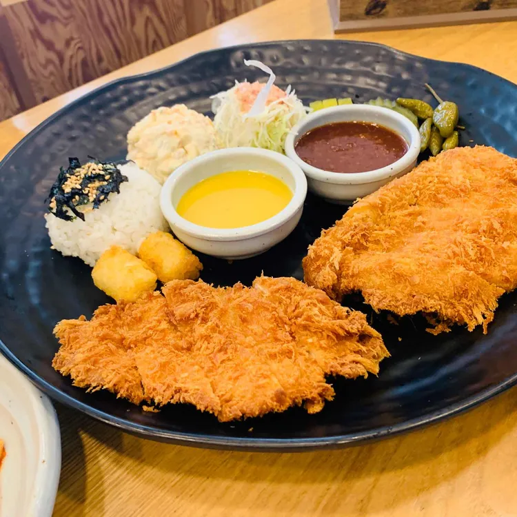 멸치국시와돈까스 대표 사진