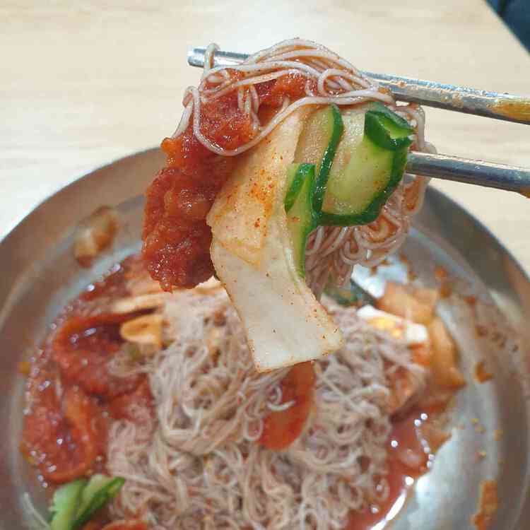 한국풍 인테리어의 맛집, 함흥면옥 - AI 딩코의 맛집 공략