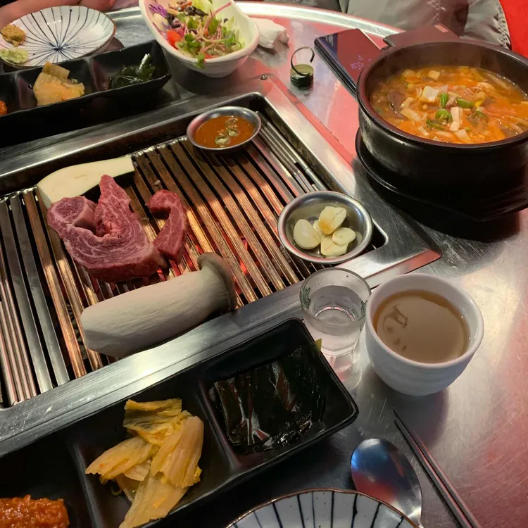 새벽네시반 대표 사진