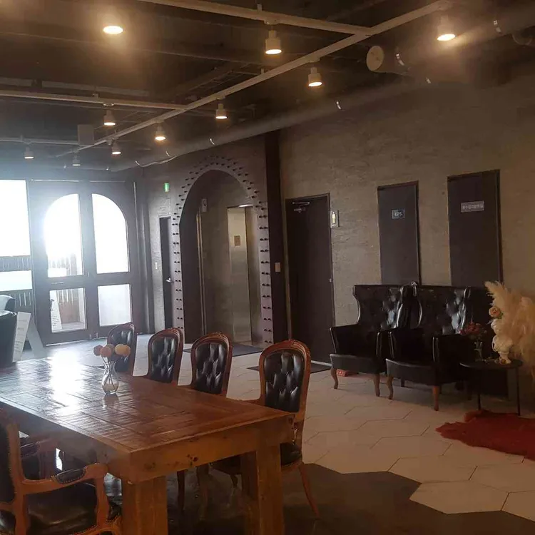엘룬 대표 사진