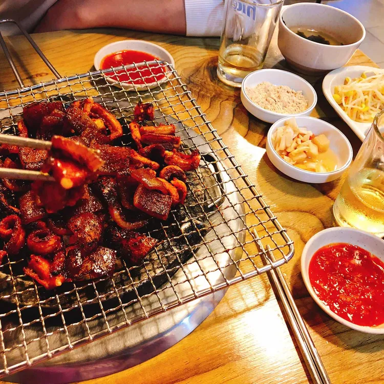 꼼 대표 사진
