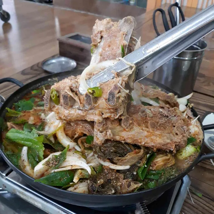 통뼈감자탕 대표 사진