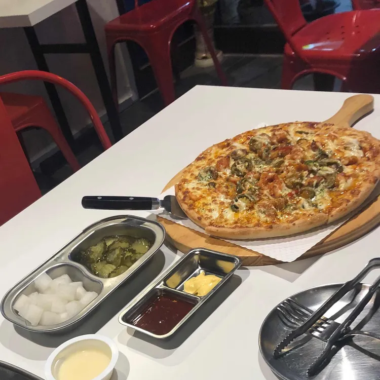 치킨과 바람피자 대표 사진