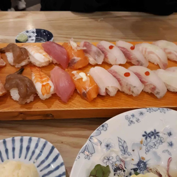 스시리완 대표 사진