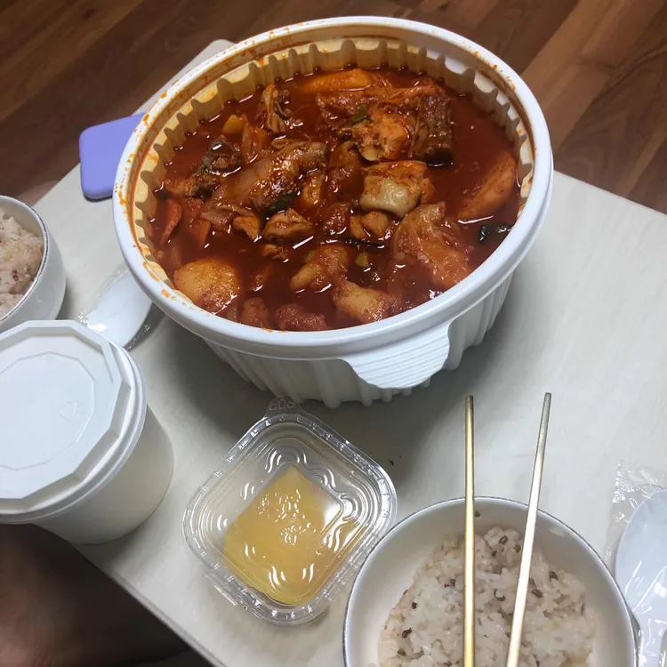 땡초먹고맴맴 대표 사진