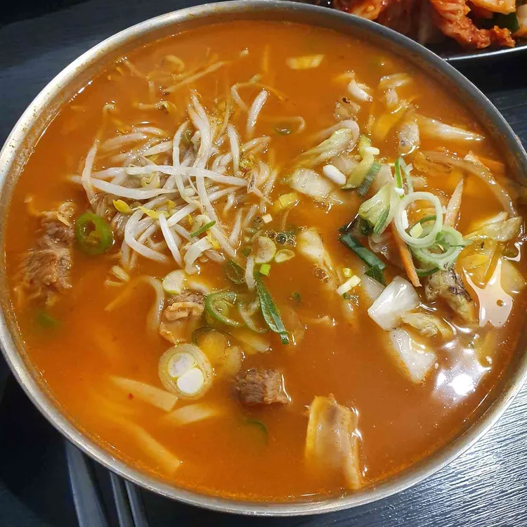 파주닭국수 배곧베니스스퀘어점 - 배곧 닭칼국수, 닭국수 맛집 | 다이닝코드, 빅데이터 맛집검색