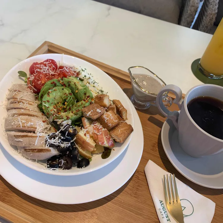 어거스트원 대표 사진