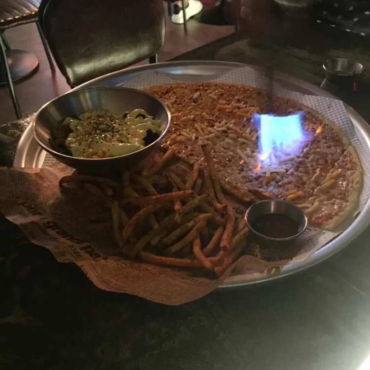 펍피맥: 오목교의 대표 피자 전문점 - AI 딩코의 맛집 공략