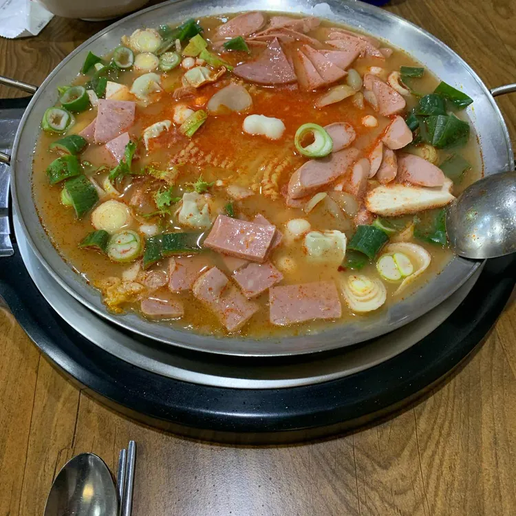 놀부부대찌개 대표 사진
