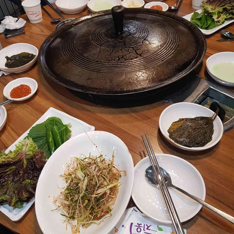 산들마당솥뚜껑삼겹살 대표 사진